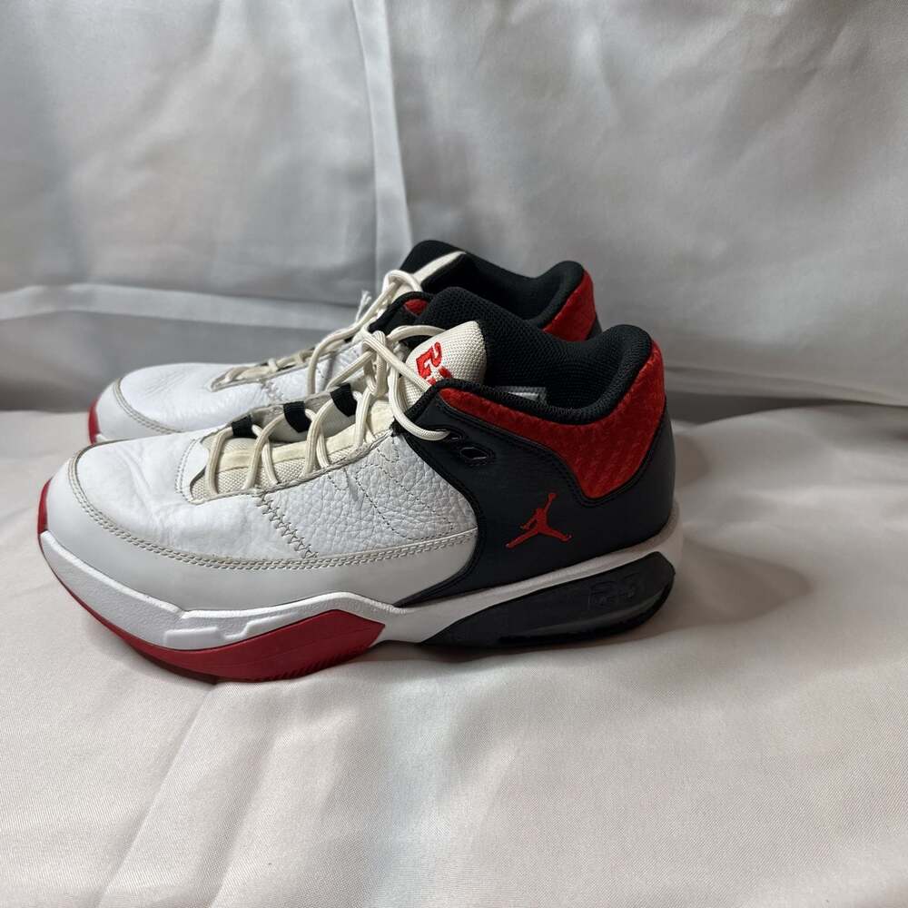 Jordan Max Aura 3 White University Red Black CZ4167-160 Basketball Sneakers